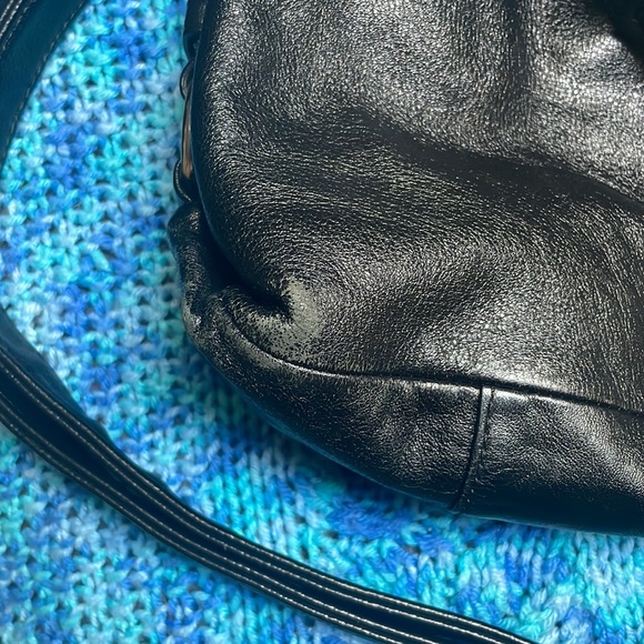 Black Coach purse with lots of storage pockets, good used condition - Picture 5 of 5